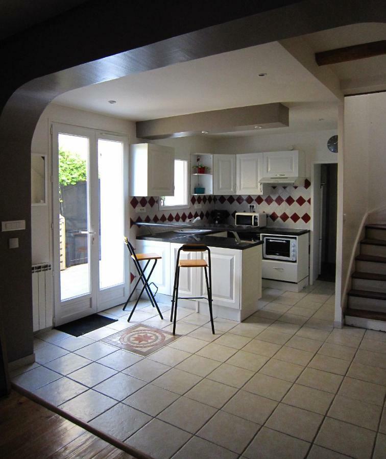 Maison De Charme A La Rochelle Croix-Chapeau Exteriör bild